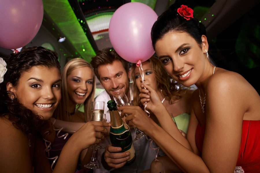 PARTY LIMO HIRE IN LEEDS